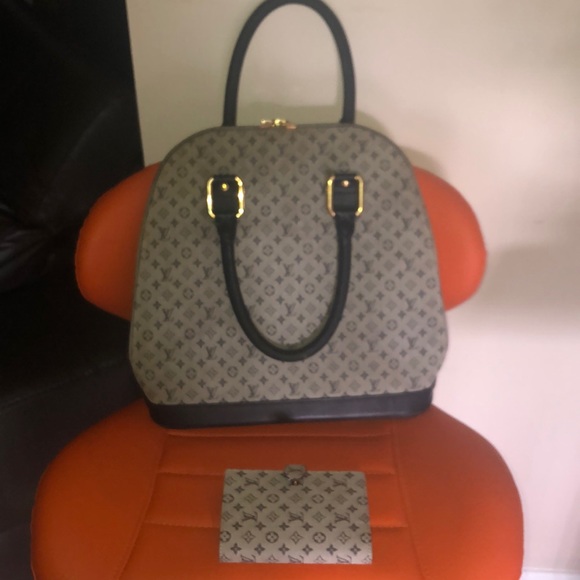 Vintage Louis Vuitton bag 💯 Authentic - Picture 2 of 4